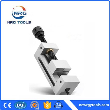 What is the relationship between the precision of flat jaw pliers and lubrication?